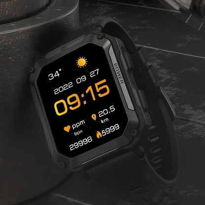 Montre connectée C20 Pro affichant l'heure et des statistiques de santé en mode sportif.